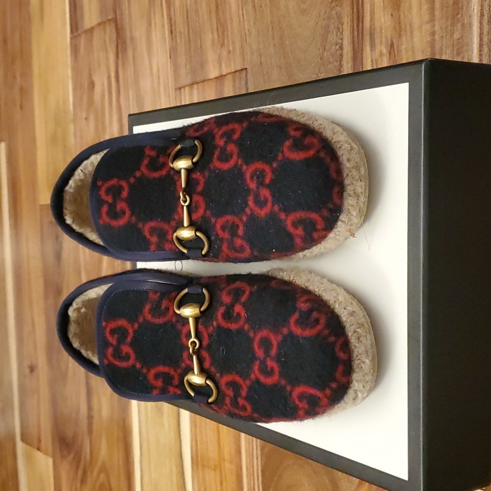 Gucci Blupat size 5